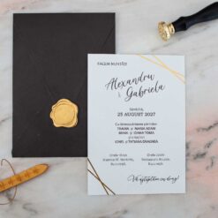 invitatie nunta simpla cu sigiliu auriu si plic negru