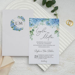 invitatie de nunta motive florale albastre