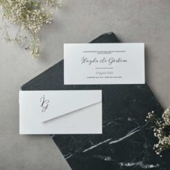 invitatii nunta simple embosate albe cu plic inclus 22505.