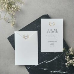 invitatii nunta simple si elegante gold cu plic decupat 22521.