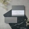 invitatii nunta gri simple tip plic 22527.